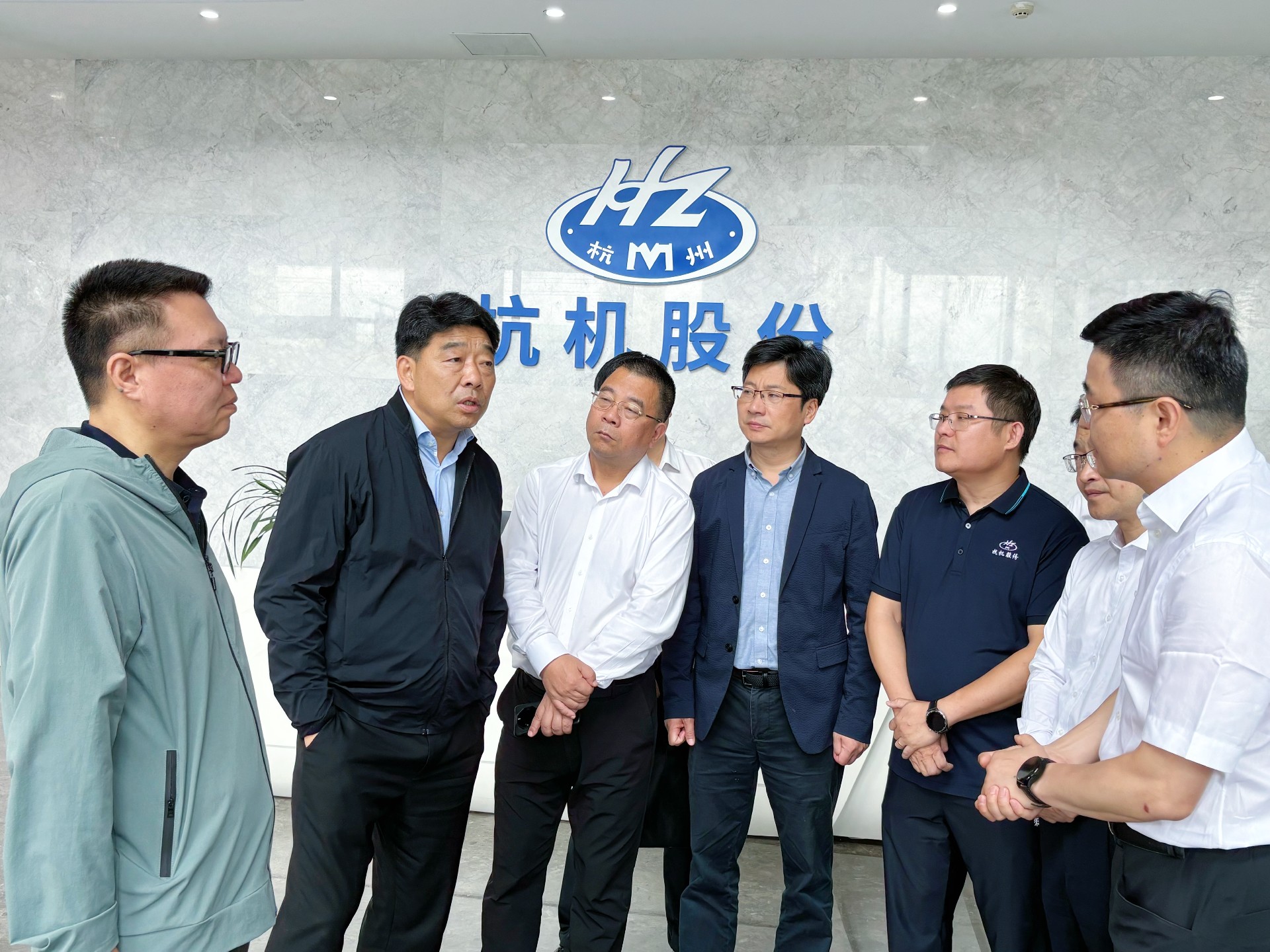 浙江省人(rén)民政府副省長柯(ke)吉欣調研杭機股(gǔ)份