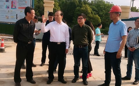 浦江(jiang)縣委書記程(cheng)天雲視察杭(háng)機新廠區建(jian)設情況